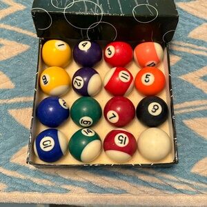 Vintage Billard ball set
